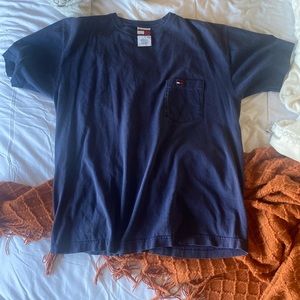 Tommy Hilfiger chest pocket T-shirt in dark navy blue Size M (Medium)